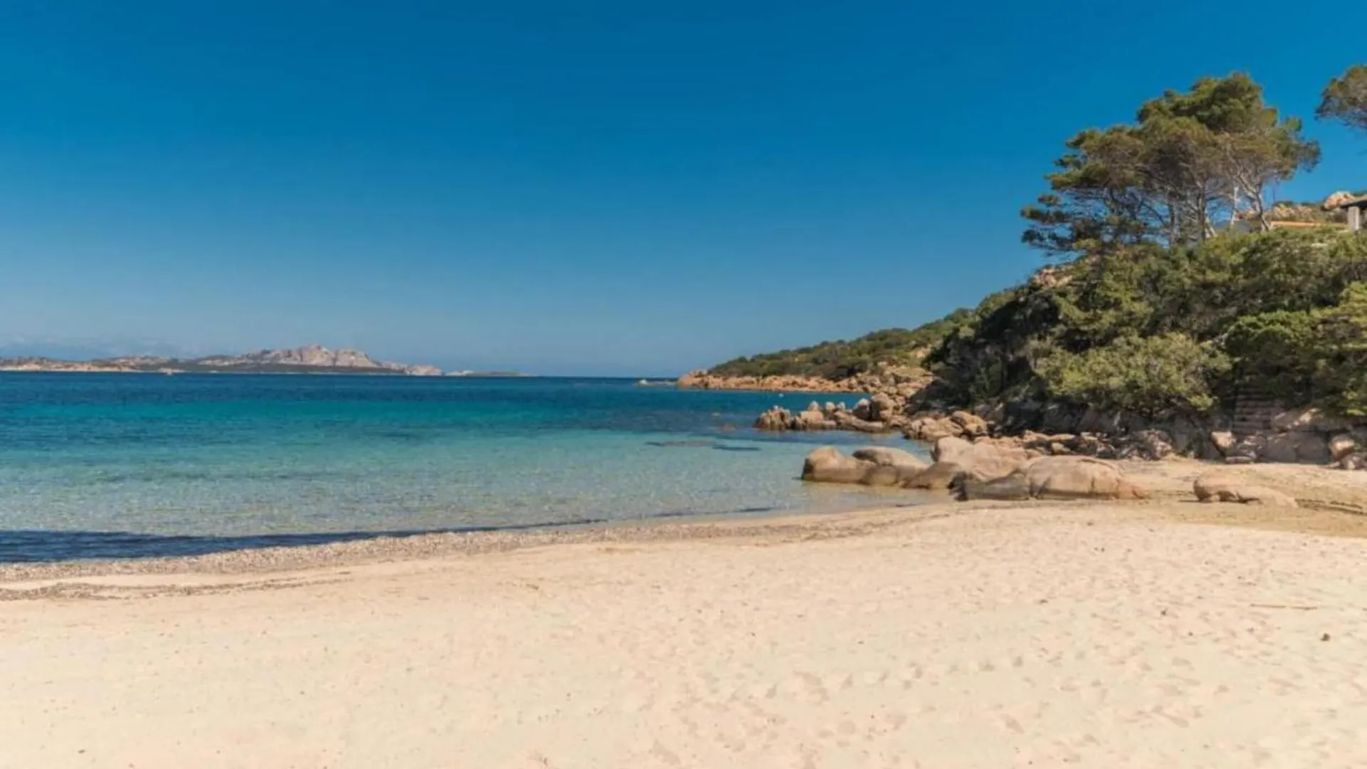 Elegant Apartment Near The Beach Of Baja Sardinia أرتْساكينا 0*,