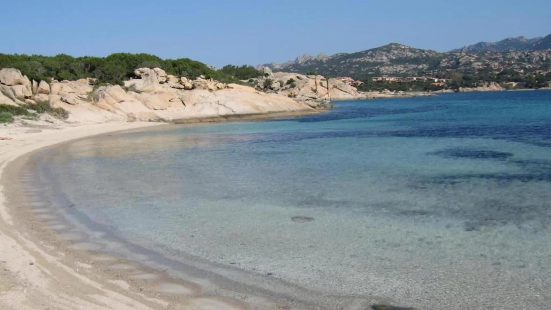 Elegant Apartment Near The Beach Of Baja Sardinia أرتْساكينا